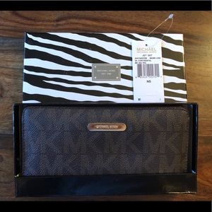 Michael Kors Jet Set Monogram Logo Wallet